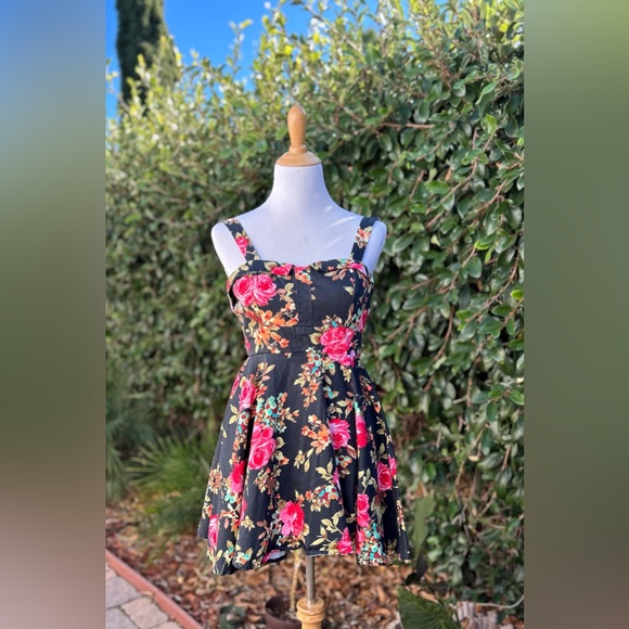 ModCloth floral Ixia black floral dress Small - Picture 3 of 7